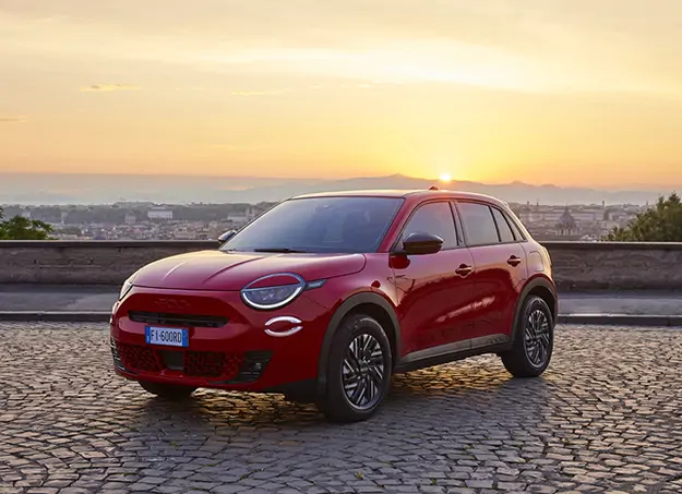 Habitacle spacieux de la Fiat 600, mettant en avant le confort des sièges