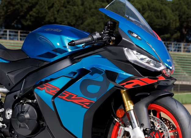 Aprilia RSV4 vue profil dynamique