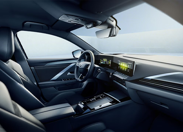 Intérieur de l’Opel Astra Sports Tourer avec tableau de bord digital